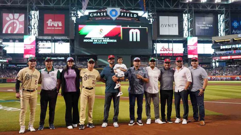 Arizona Diamondbacks realiza homenaje a las Selección Mexicana de Béisbol e incluye a las mascotas de la Liga Arco