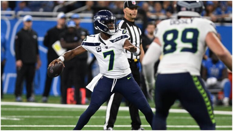 Geno Smith y Tyler Lockett, se conectan para darle un triunfo sufrido a los Seahawks ante los Lions