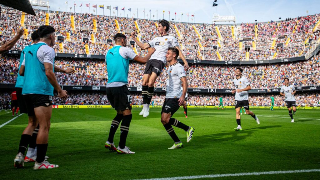 Jugadores del Valencia celebran un gol. - @valenciacf.