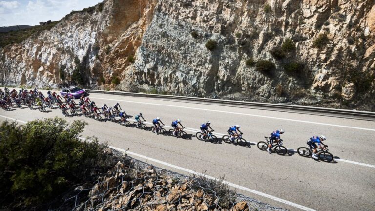La Vuelta a España 2023 | Highlights Etapa 12 | Resumen en video del recorrido y clasificaciones