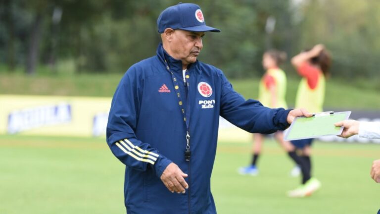 Carlos Paniagua es el técnico interino de la Selección Colombia Femenina mientras analizan “hojas de vida”