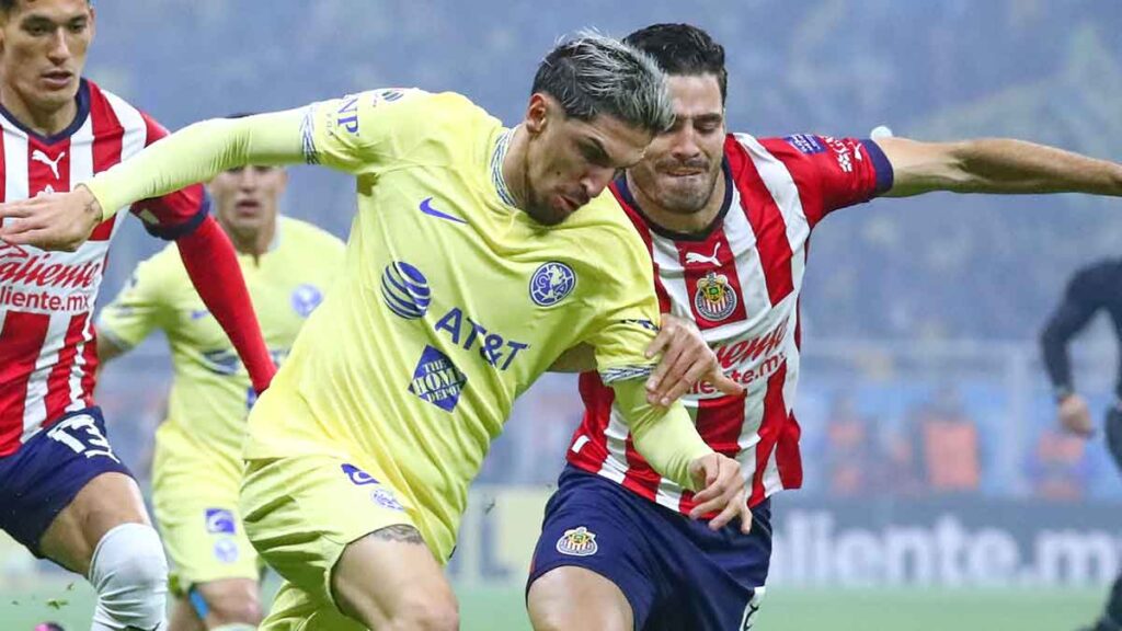 América y Chivas revelan sus alineaciones para el Clásico Nacional