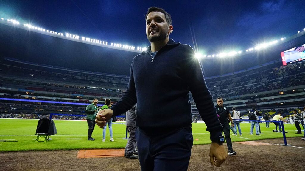 Nicolás Larcamón ve como una cita con la historia enfrentar al City de Guardiola