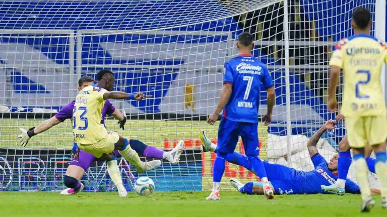 Julián Quiñones ‘madruga’ al Cruz Azul y el América se adelanta en el Clásico Joven