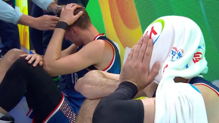 ¡Rompen en llanto! Jugadores de Serbia no pueden contener las lágrimas tras caer ante Alemania en la final del Mundial de Básquetbol