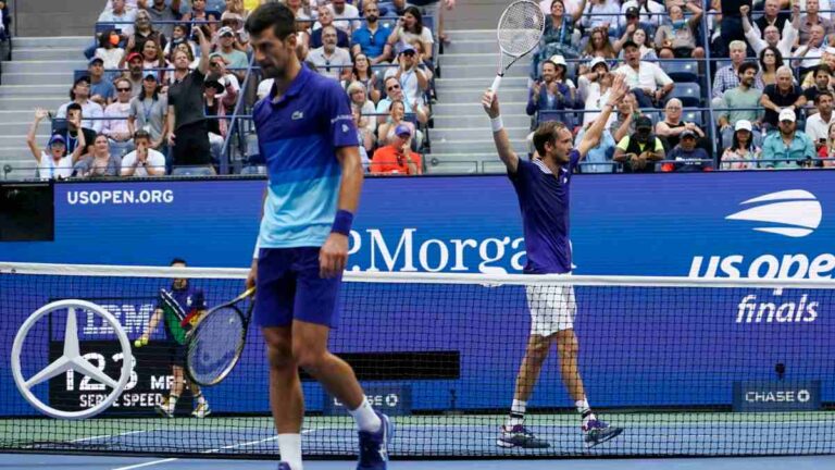 Djokovic quiere vengarse del día que Medvedev impidió que ganara los cuatro Grand Slams en un mismo año