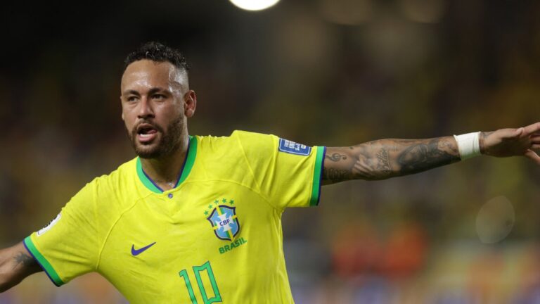 Brasil golea a Bolivia con histórico doblete de Neymar
