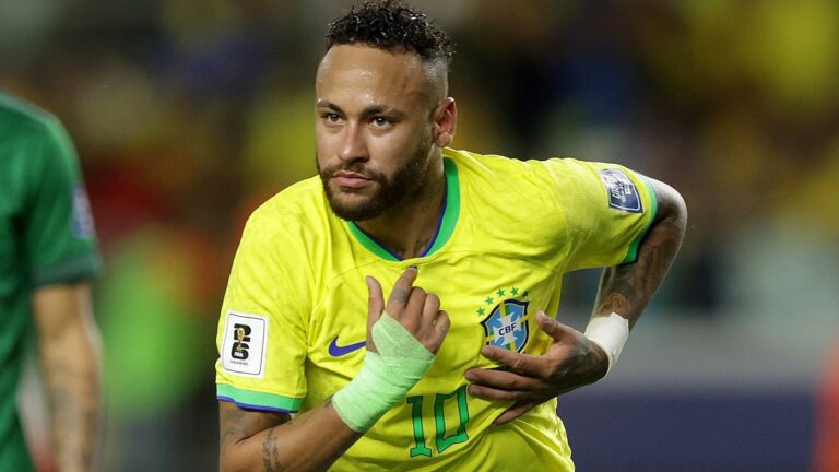 Neymar anota ante Bolivia y supera a Pelé como máximo goleador en la historia de la Selección de Brasil