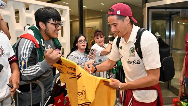 La selección mexicana ya está en Dallas para enfrentar a Australia