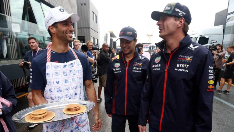 Checo Pérez responde a los rumores de Daniel Ricciardo y su interés de volver a Red Bull