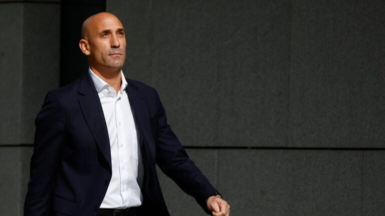 La FIFA expone sus razones tras inhabilitar por tres años a Luis Rubiales