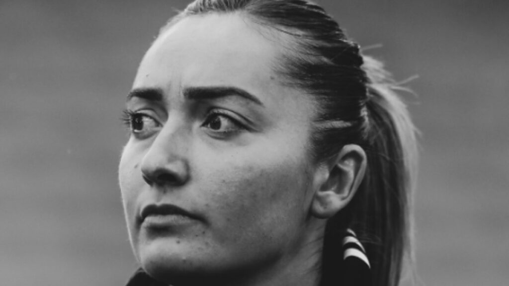 Maddy Cusack,, jugadora y miembro del staff del Sheffield United Femenil, murió este miércoles 20 de septiembre a los 27 años.
