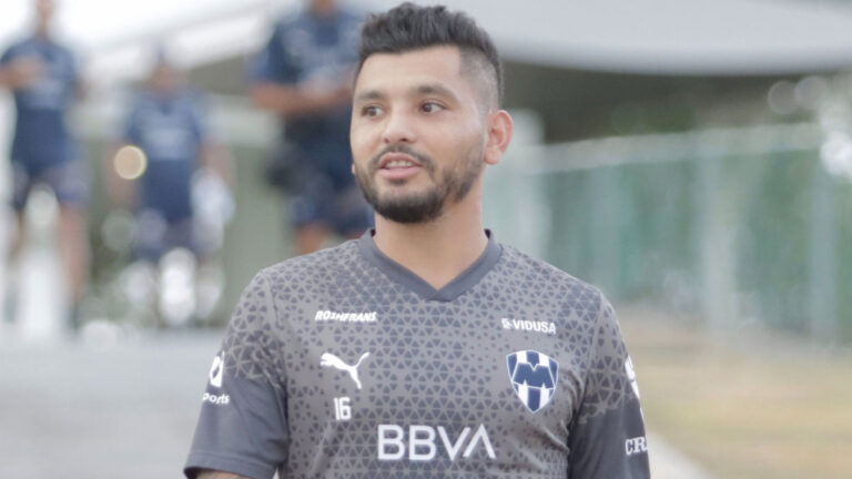 Tecatito Corona ya entrena con Monterrey