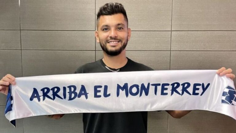 Tecatito Corona en su llegada a Monterrey: “Estoy muy ilusionado y voy a ser uno más para jugar”