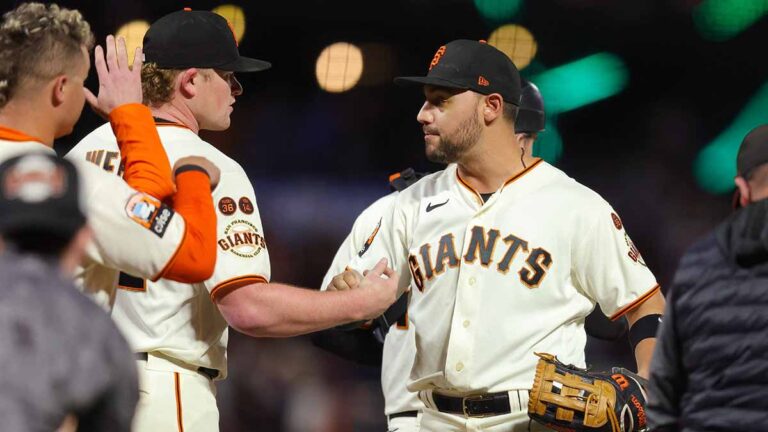 Webb lanza el juego completo y guía la victoria de los Giants sobre Padres