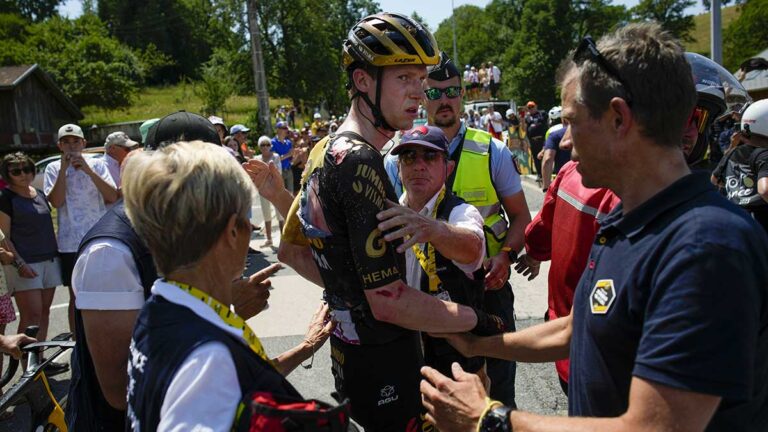 Van Hooydonck, en estado crítico de salud, luego de que el ciclista sufriera un infarto mientras conducía