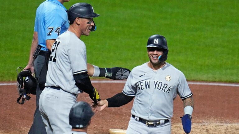 Los Yankees se destapan en la novena y se imponen a los Pirates en el Día de Roberto Clemente