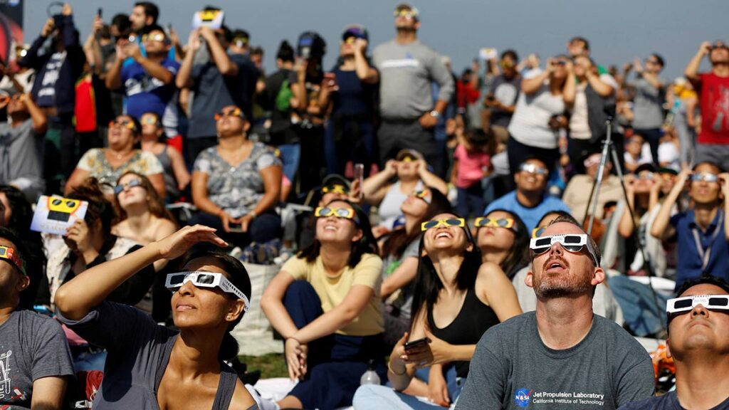 Eclipse Solar anular 2023 en vivo: ¿Cómo ver el anillo de fuego sin dañar la vista y dónde se oscurecerá en México?