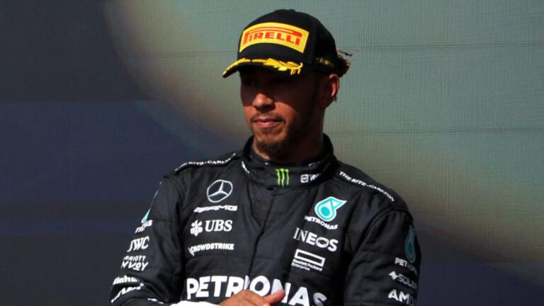 Duro golpe para Hamilton: Descalificado en el GP de Estados Unidos tras un intenso enfrentamiento con Checo Pérez