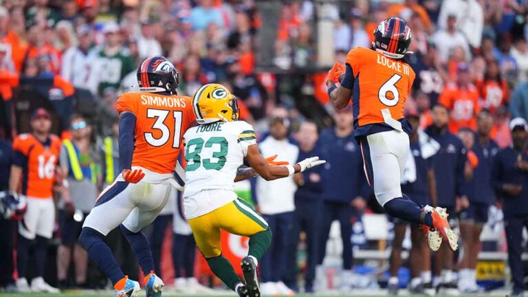 PJ Locke intercepta a Jordan Love y los Denver Broncos logran evitar otra catástrofe y vencen a los Packers