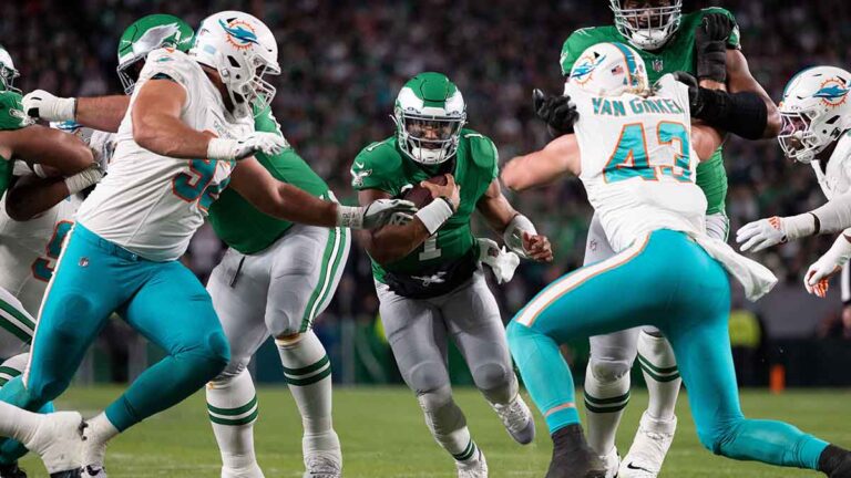Jalen Hurts y los Eagles se imponen a los Dolphins para obtener su sexta victoria en la NFL