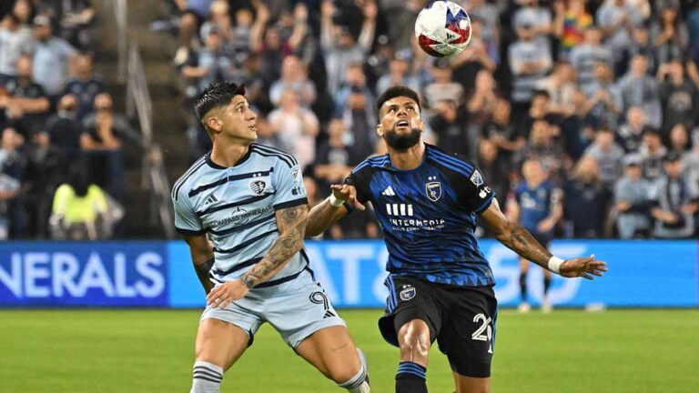 Alan Pulido falla, pero Sporting KC vence e penaltis a San Jose para avanzar en los playoffs de MLS