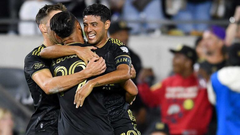 Dobletes de Hollingshead y Bouanga le dan la victoria al LAFC sobre Vancouver