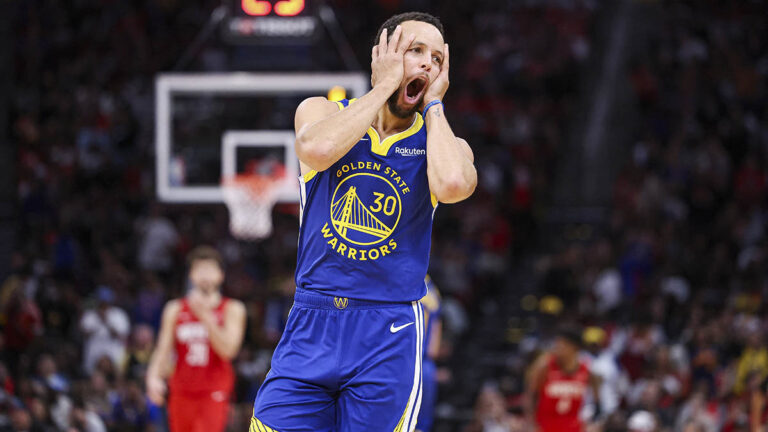 Stephen Curry da otro espectáculo con cuatro triples en la victoria de Warriors ante Rockets
