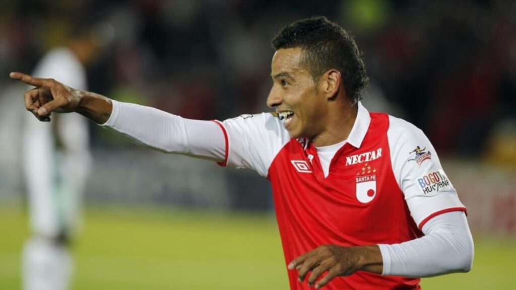 Wilder Medina jugando con Santa Fe.