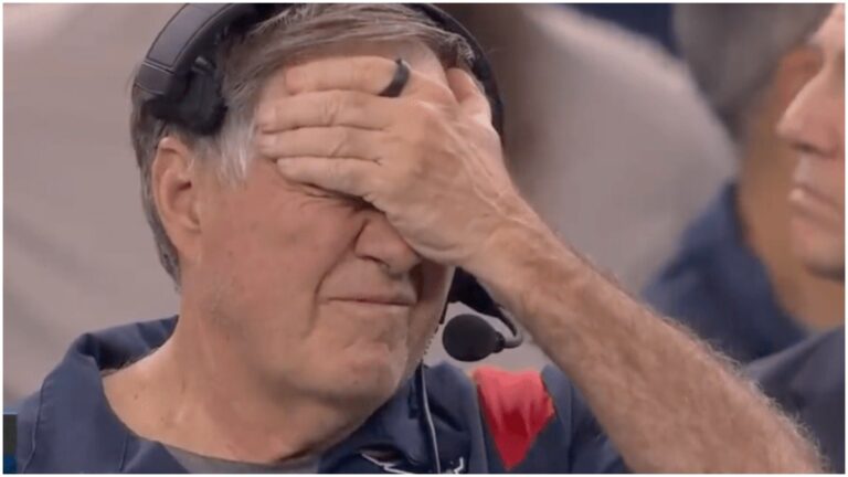 Bill Belichick pierde la paciencia y pone en el banquillo a Mac Jones en la paliza de los Cowboys a los Patriots