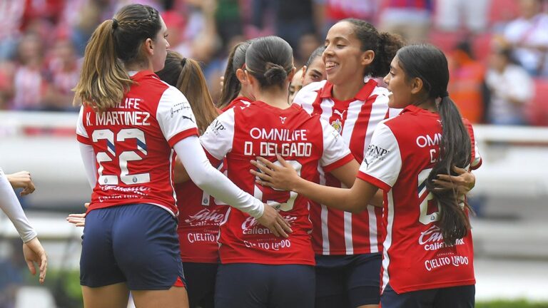 Chivas Femenil se recupera del Clásico Nacional y la Fecha FIFA con goleada a Mazatlán
