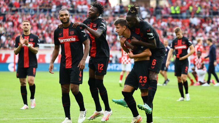 El Leverkusen golea al Colonia y sigue invicto en la Bundesliga