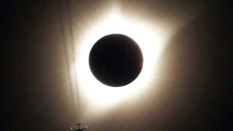Eclipse Solar 2023: Mitos y realidades de este fenómeno natural, y todo lo que debes saber