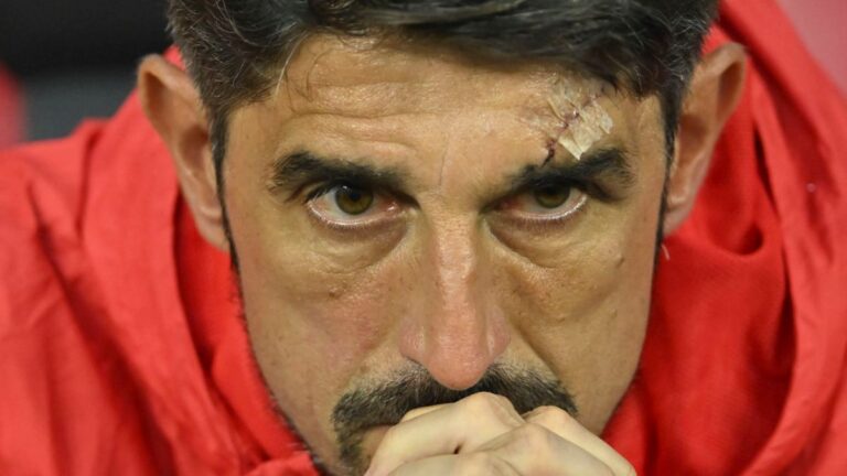 Veljko Paunovic evade el tema del supuesto interés del Almería; se enfoca en el Clásico Tapatío