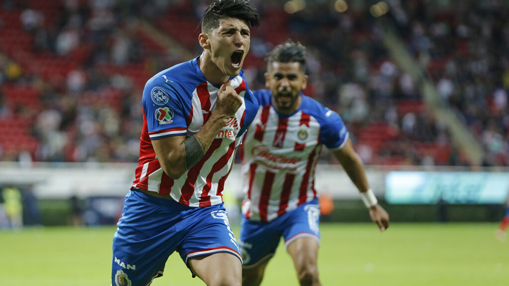 Alan Pulido habló sobre lo que significa jugar en Chivas. Imago 7