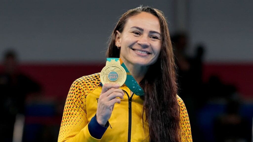 Yeni Arias con la medalla de oro en los Panamericanos.