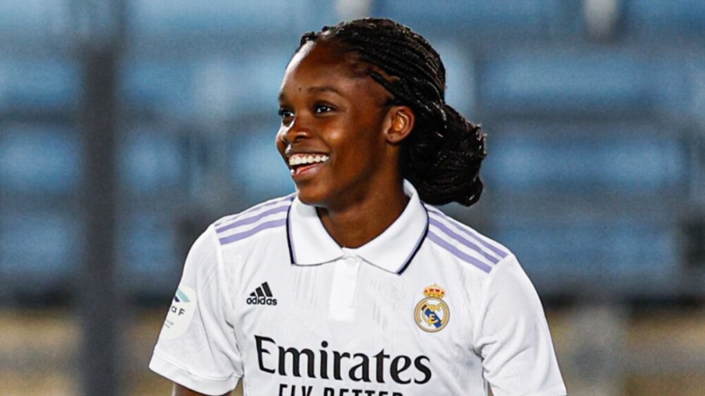 Linda Caicedo jugando con el Real Madrid.