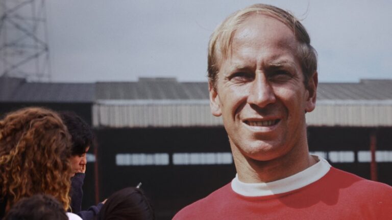 Sir Bobby Charlton: Una carrera marcada por la tragedia y la gloria