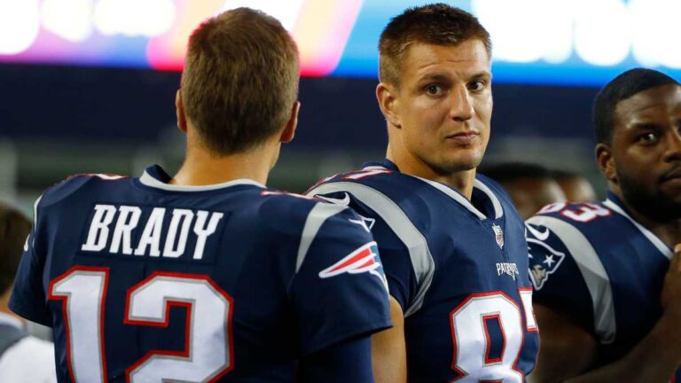 Rob Gronkowski revienta a Tom Brady por ‘mentir’ sobre sus quejas por los castigos en la NFL: “Ya era flag football para ti, hermano”