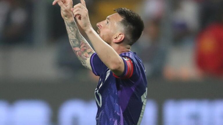 Noche mágica de Messi en Lima y victoria de Argentina