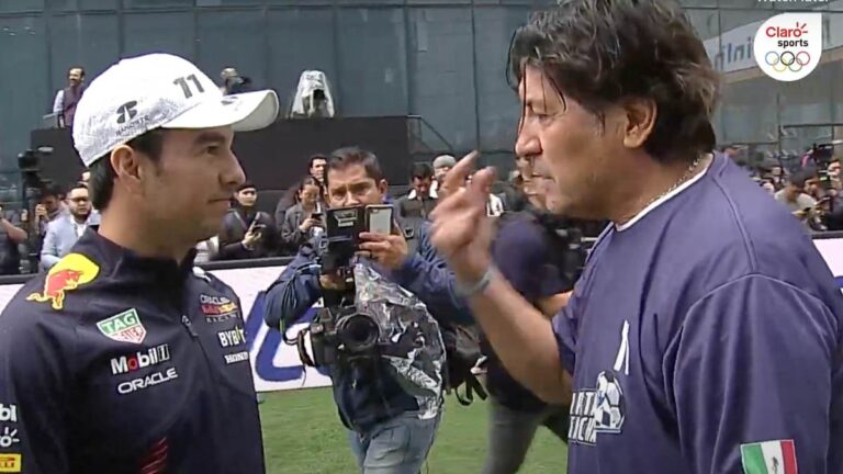 ¡Checo Pérez conoce a su ídolo! Iván Zamorano juega para el equipo del mexicano en el partido de exhibición previo al GP de México 