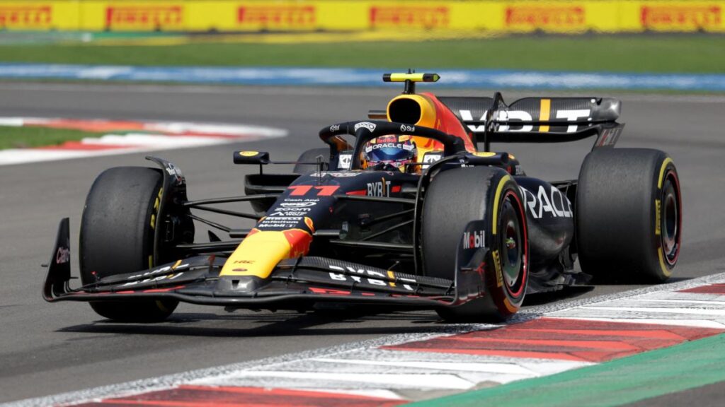 Max Verstappen se quedó con la FP1, seguido por Alex Albon y por Checo Pérez.