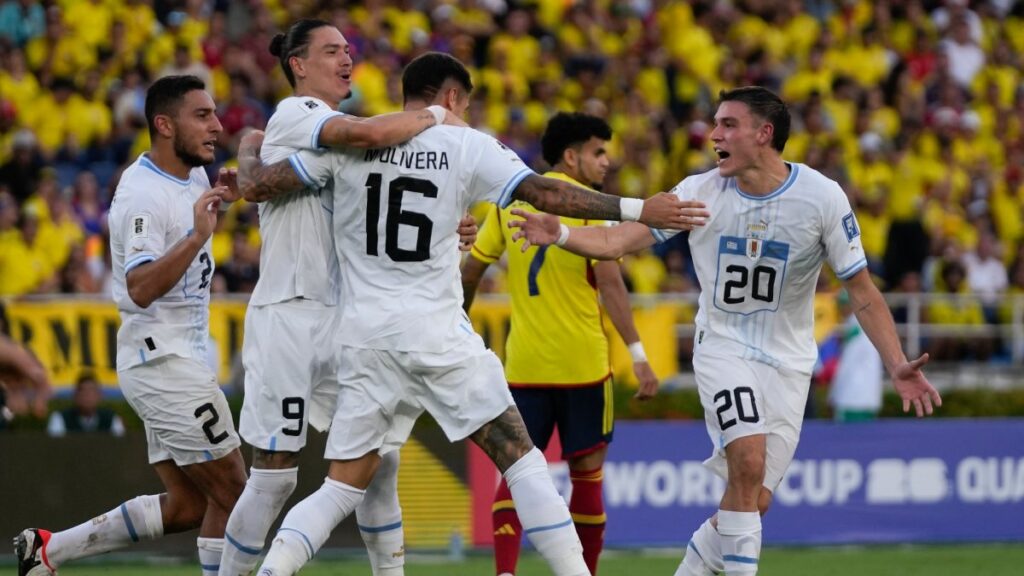 Momento del empate de Uruguay cuando caía el telón. AP