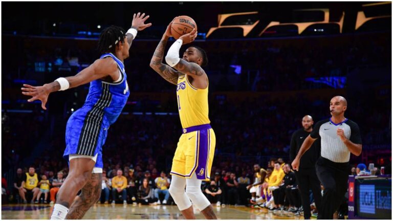 D’Angelo Russell y LeBron James se ponen a los Lakers en la espalda para vencer al Magic 106-103