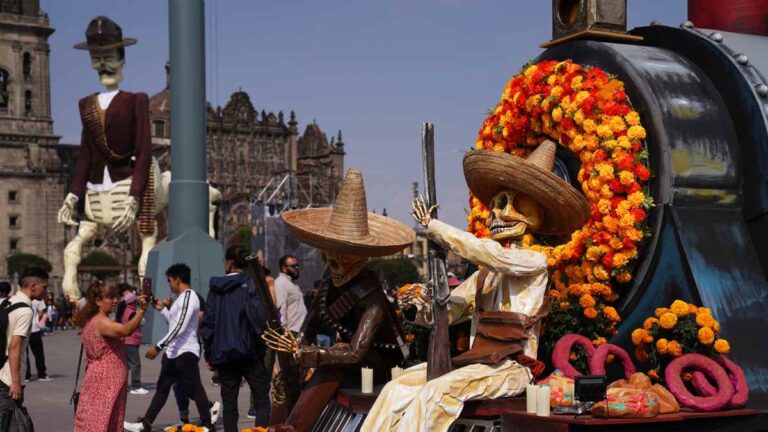 Día de Muertos en Estados Unidos: ¿Cómo celebran los mexicanos y qué diferencias hay con Halloween?