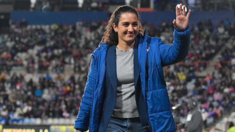 Rayadas de Monterrey anuncia la salida de su directora técnica Eva Espejo