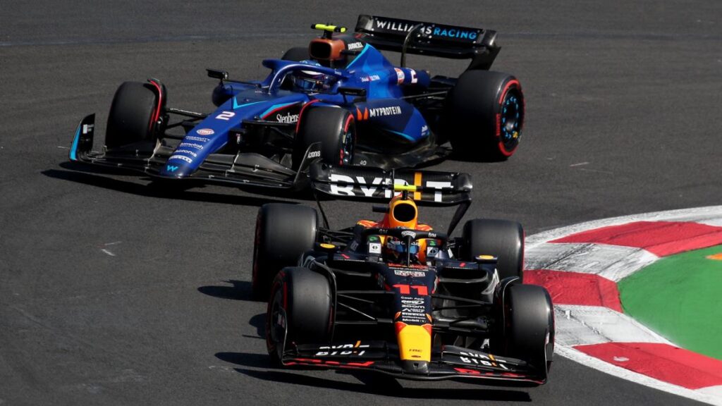 Max Verstappen se lleva la FP3 seguido por Alex Albon y por Checo Pérez.