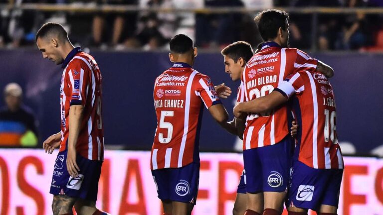 Atlético de San Luis golea al Necaxa, que se hunde en el fondo de la tabla