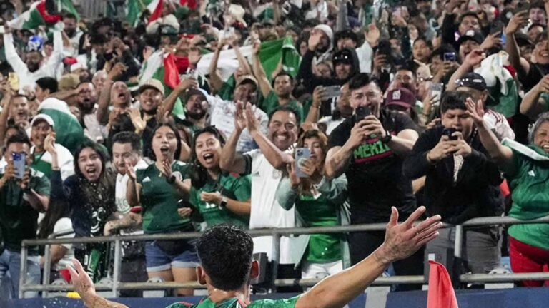 La selección mexicana desata la locura en Charlotte