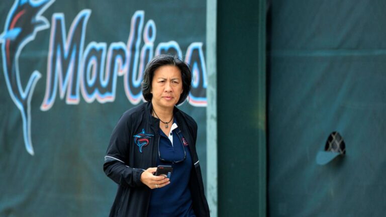 Kim Ng, la primera mujer gerente general en MLB, deja a los Miami Marlins